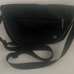 Lululemon All Night Festival Bag in black